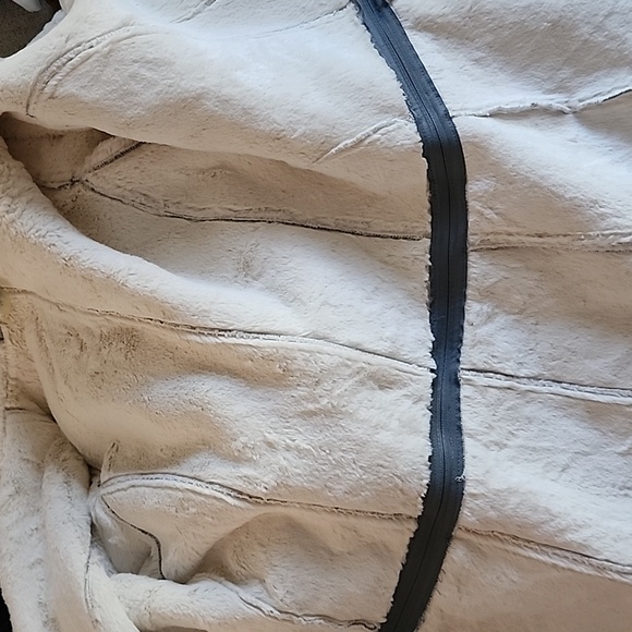 Athleta Reversible Faux Shearling Jacket Gray Cozy Fleece Coat Women’s - Picture 8 of 13